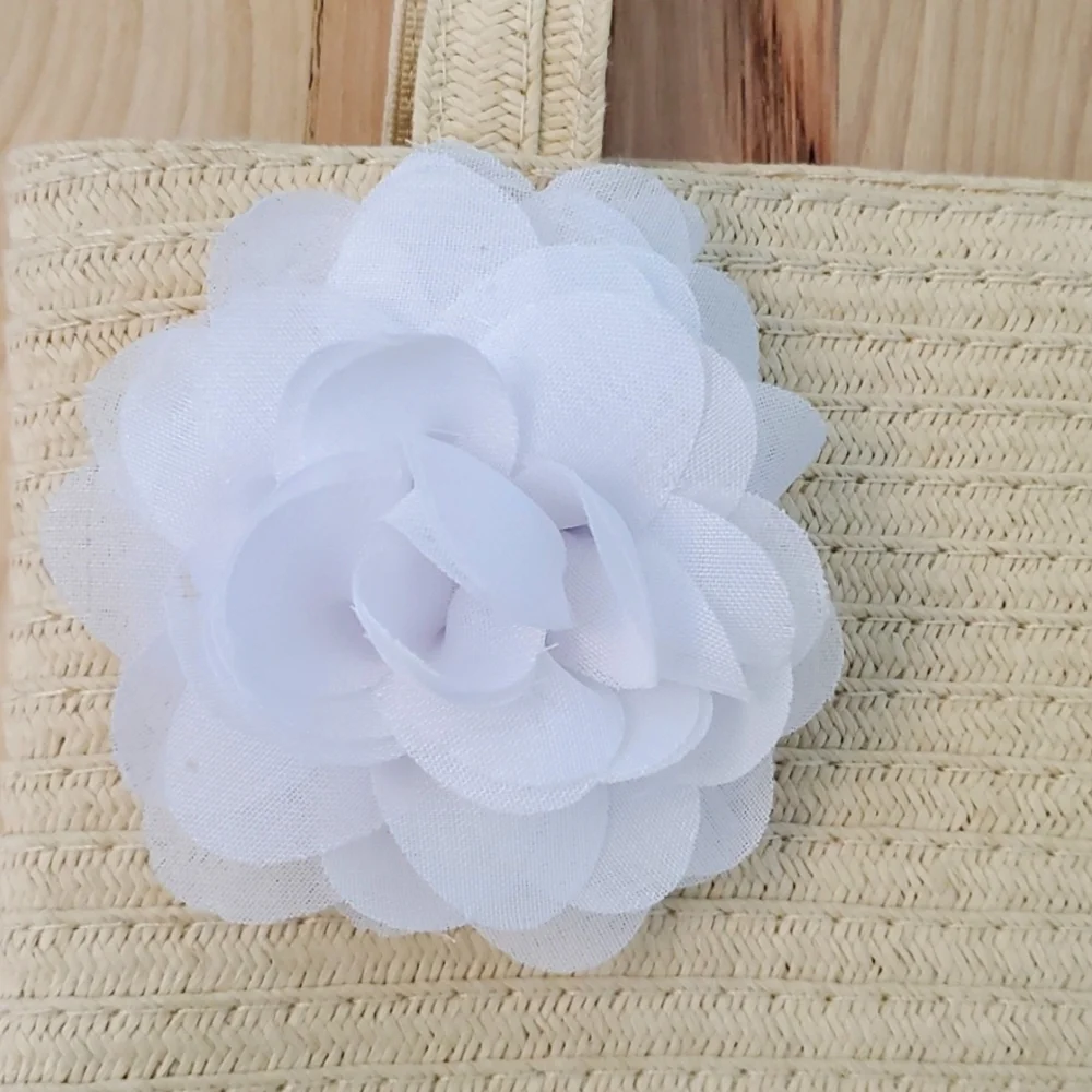GYMBOREE White Flower Purse Handbag